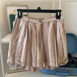 UO Linen High Waisted Short